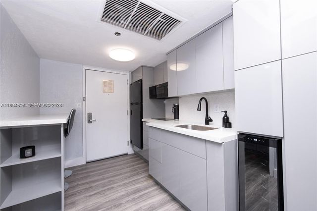 19201 Collins Ave 339, Sunny Isles Beach, FL 33160