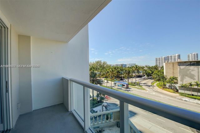 19201 Collins Ave 339, Sunny Isles Beach, FL 33160