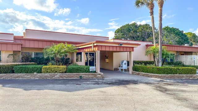 25 Lake Vista Trl Apt 204, Port St Lucie, FL 34952