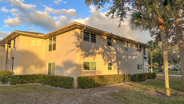 25 Lake Vista Trl Apt 204, Port St Lucie, FL 34952