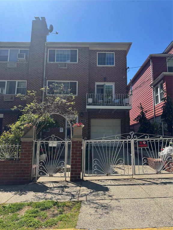 220 east 235th Street, Bronx, NY 10470