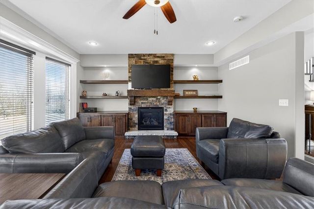 4508 NW Montebella Drive, Riverside, MO 64150