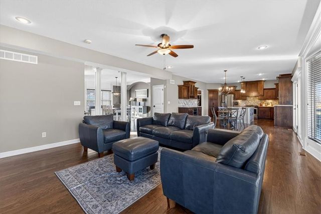 4508 NW Montebella Drive, Riverside, MO 64150