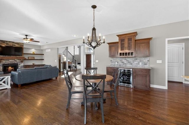 4508 NW Montebella Drive, Riverside, MO 64150