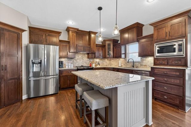 4508 NW Montebella Drive, Riverside, MO 64150