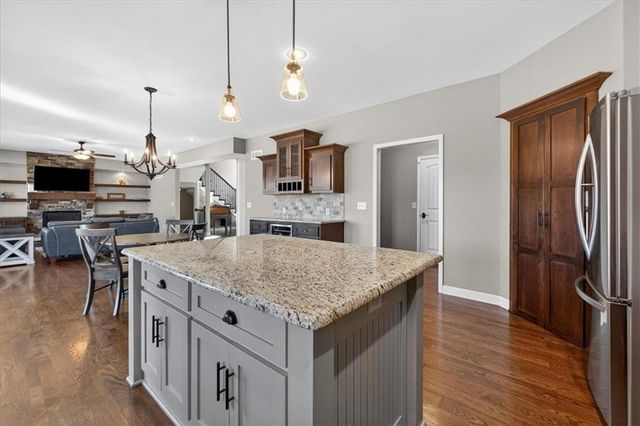 4508 NW Montebella Drive, Riverside, MO 64150