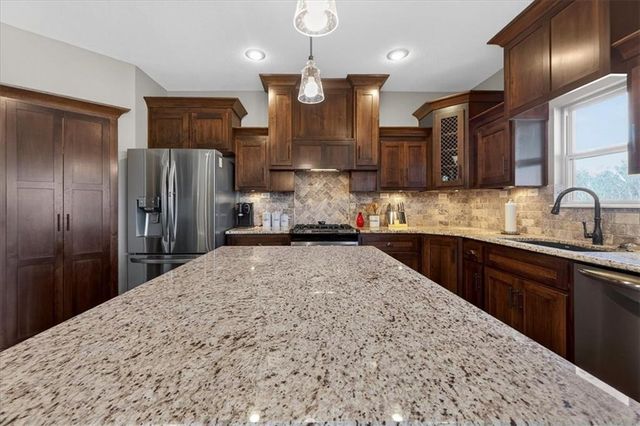 4508 NW Montebella Drive, Riverside, MO 64150