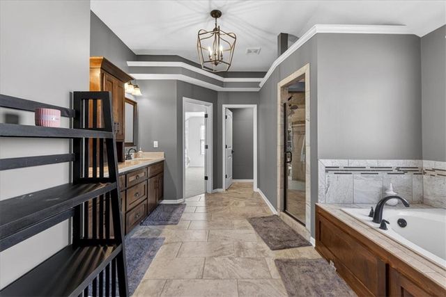 4508 NW Montebella Drive, Riverside, MO 64150