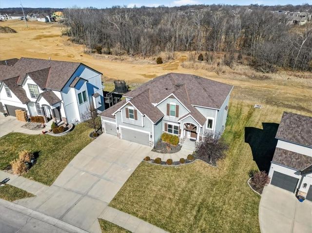 4508 NW Montebella Drive, Riverside, MO 64150