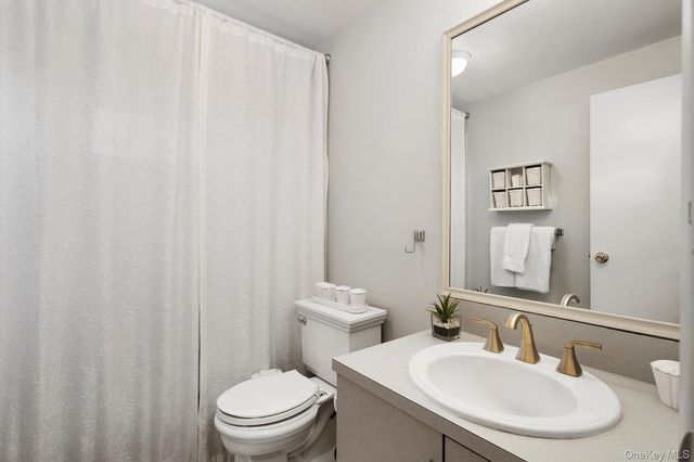 16 Dahlia Lane, Wantagh, NY 11793