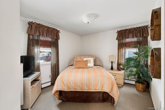 16 Dahlia Lane, Wantagh, NY 11793