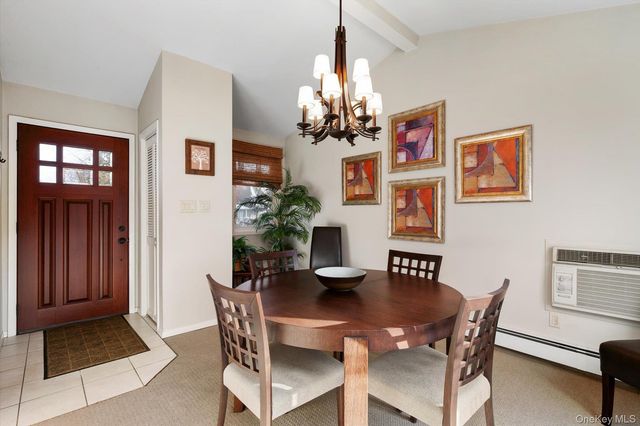 16 Dahlia Lane, Wantagh, NY 11793