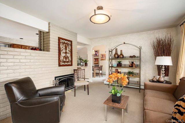 16 Dahlia Lane, Wantagh, NY 11793