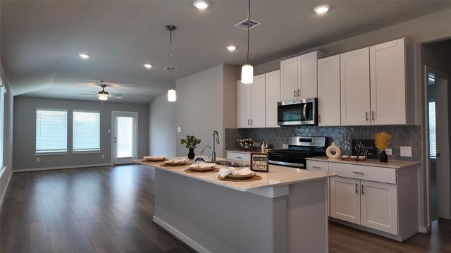 16702 Sterling Cliff Street, Conroe, TX 77302