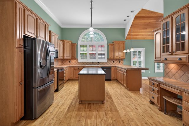 222 Ashton Oak Way, Winchester, KY 40391