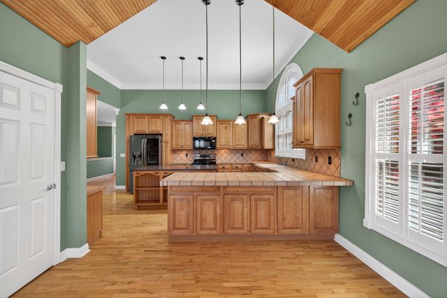 222 Ashton Oak Way, Winchester, KY 40391
