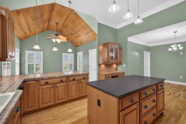 222 Ashton Oak Way, Winchester, KY 40391