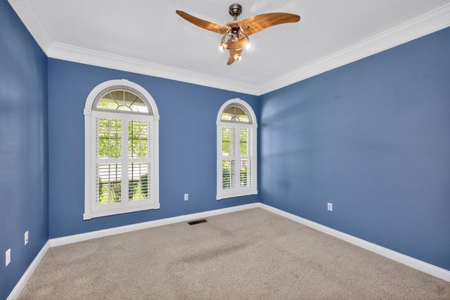 222 Ashton Oak Way, Winchester, KY 40391