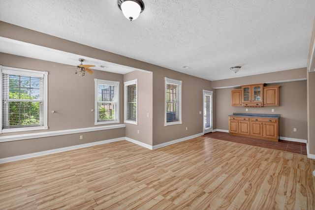 222 Ashton Oak Way, Winchester, KY 40391