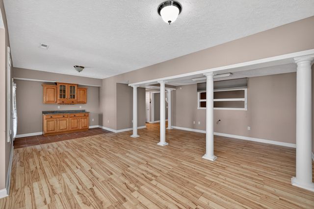 222 Ashton Oak Way, Winchester, KY 40391