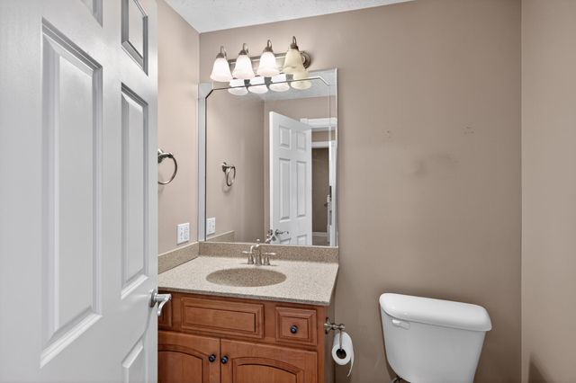222 Ashton Oak Way, Winchester, KY 40391