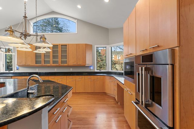 1841 Lambert Lane, Munster, IN 46321