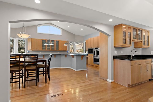 1841 Lambert Lane, Munster, IN 46321