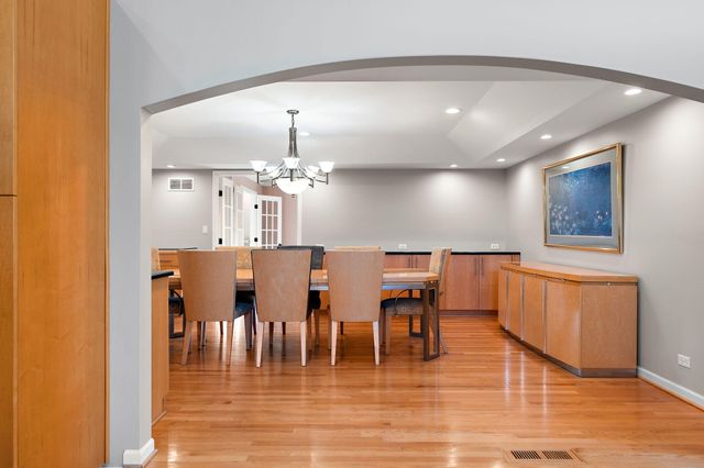 1841 Lambert Lane, Munster, IN 46321