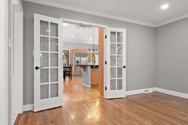 1841 Lambert Lane, Munster, IN 46321