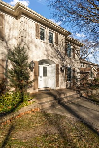 1841 Lambert Lane, Munster, IN 46321