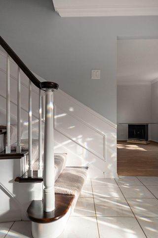 1841 Lambert Lane, Munster, IN 46321