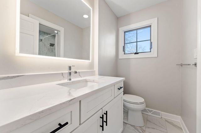 1841 Lambert Lane, Munster, IN 46321