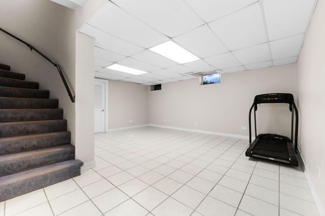 1841 Lambert Lane, Munster, IN 46321