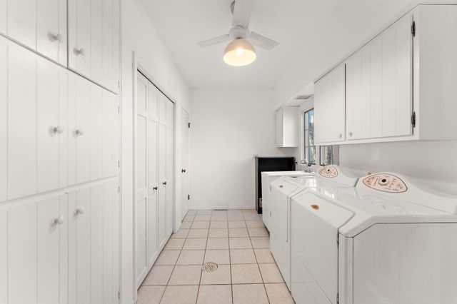 1841 Lambert Lane, Munster, IN 46321