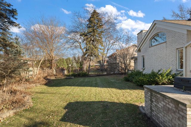 1841 Lambert Lane, Munster, IN 46321