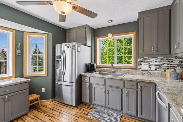 658 Lois Lane, Circle Pines, MN 55014