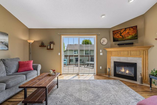 658 Lois Lane, Circle Pines, MN 55014