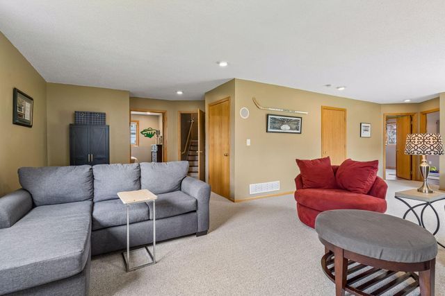 658 Lois Lane, Circle Pines, MN 55014