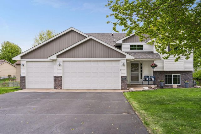 658 Lois Lane, Circle Pines, MN 55014