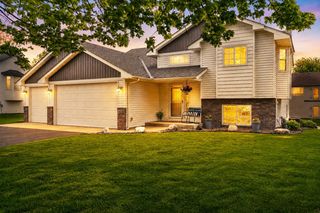 658 Lois Lane, Circle Pines, MN 55014