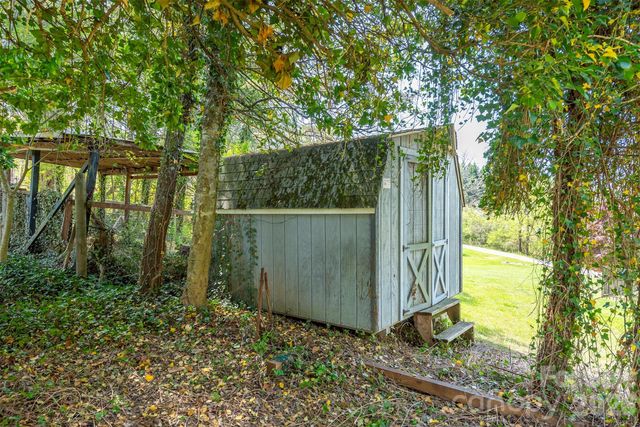85 Cody Embler Road, Alexander, NC 28701