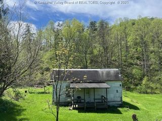 7892 US-60, Hurricane, WV 25526
