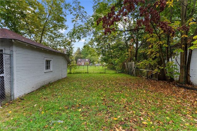 3401 Idlewood Avenue, Youngstown, OH 44511