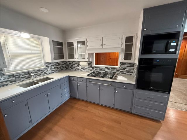 1021 Blue Lake Drive, Fort Worth, TX 76103