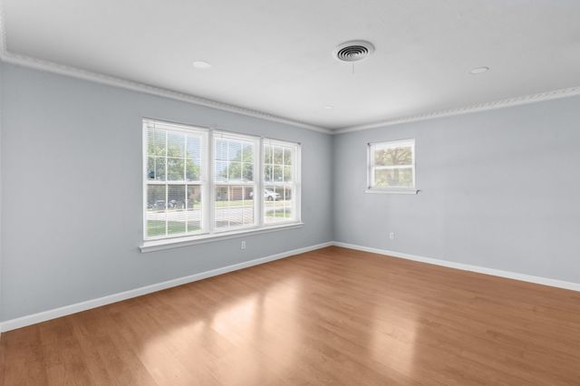 1021 Blue Lake Drive, Fort Worth, TX 76103