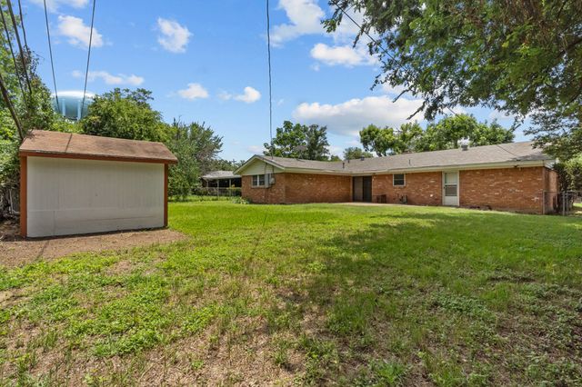 1021 Blue Lake Drive, Fort Worth, TX 76103