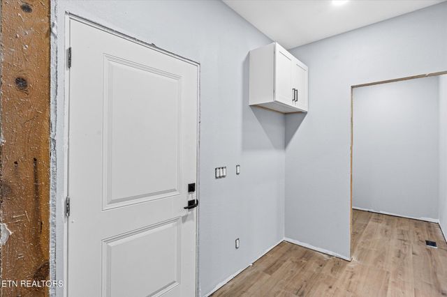 235 Estates Lake Drive, Crossville, TN 38571