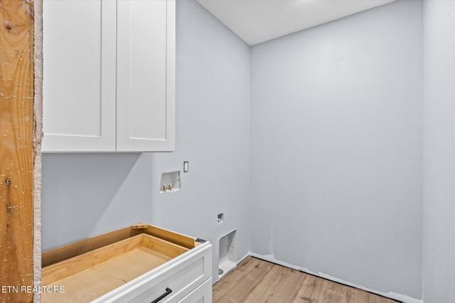 235 Estates Lake Drive, Crossville, TN 38571