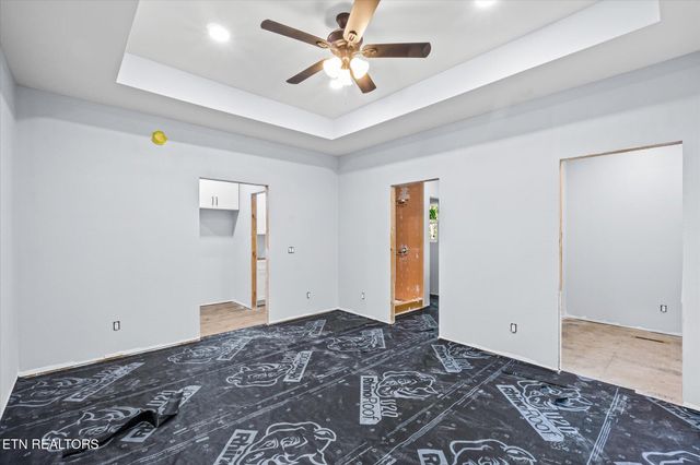 235 Estates Lake Drive, Crossville, TN 38571