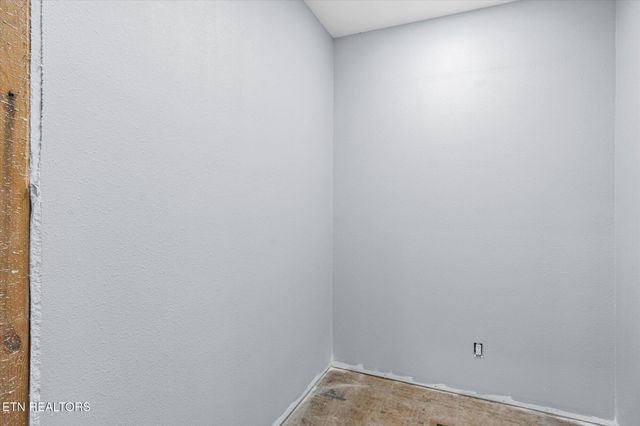 235 Estates Lake Drive, Crossville, TN 38571